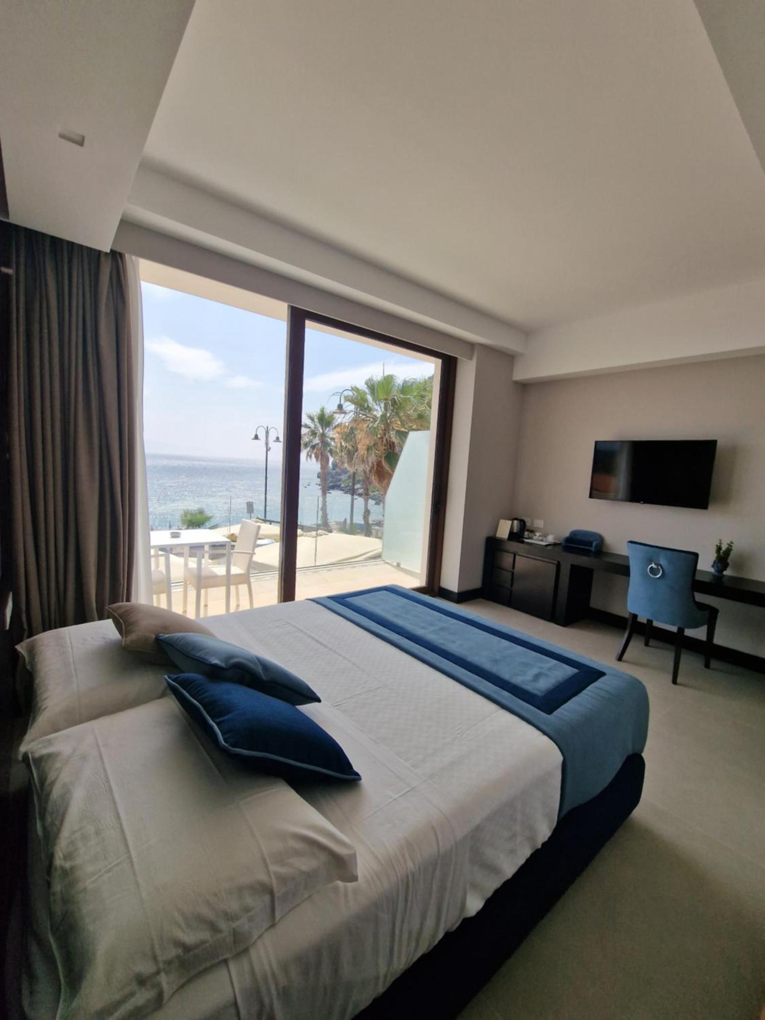 Ngonia Bay Boutique Hotel Milazzo Bagian luar foto