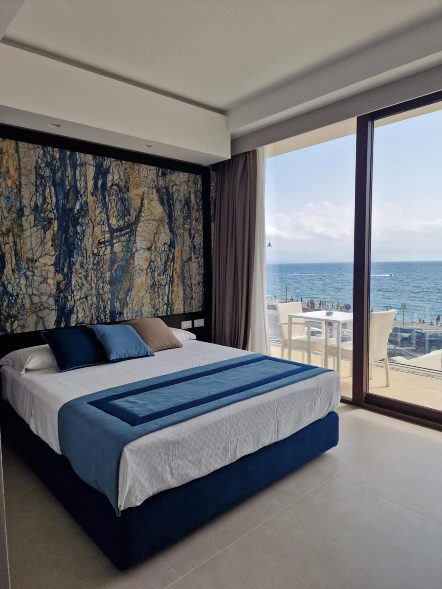Ngonia Bay Boutique Hotel Milazzo Bagian luar foto