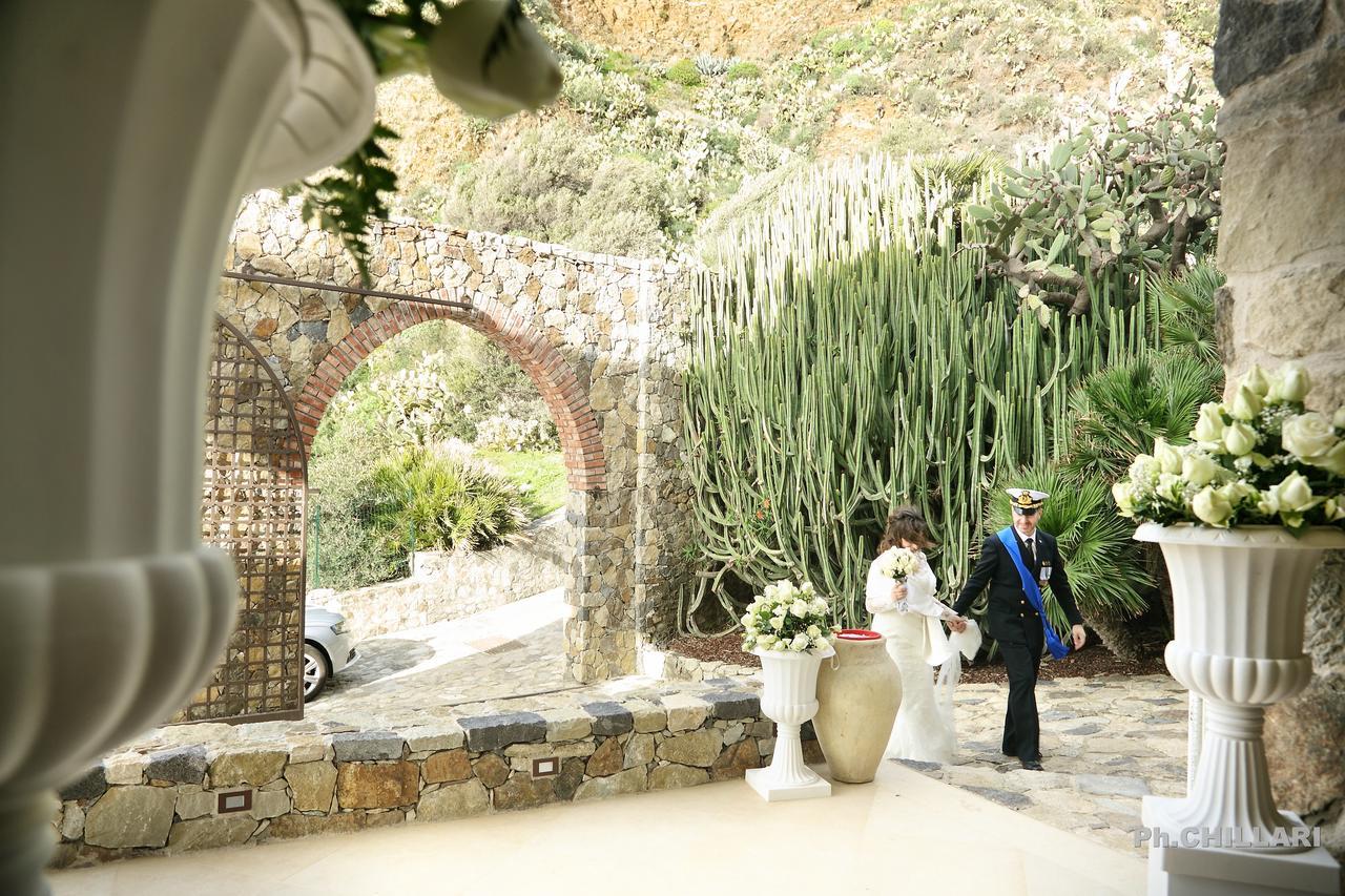 Ngonia Bay Boutique Hotel Milazzo Bagian luar foto