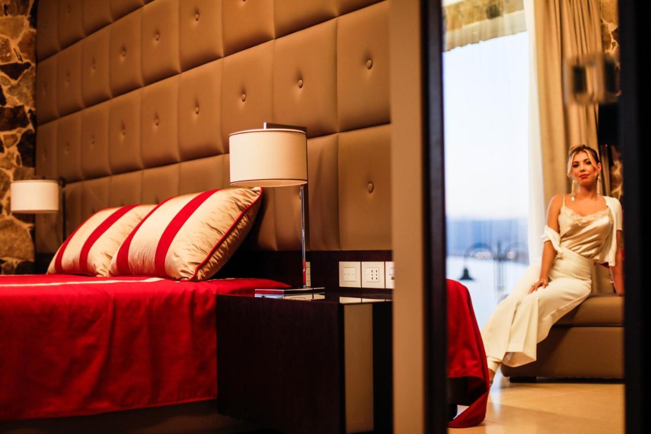Ngonia Bay Boutique Hotel Milazzo Bagian luar foto